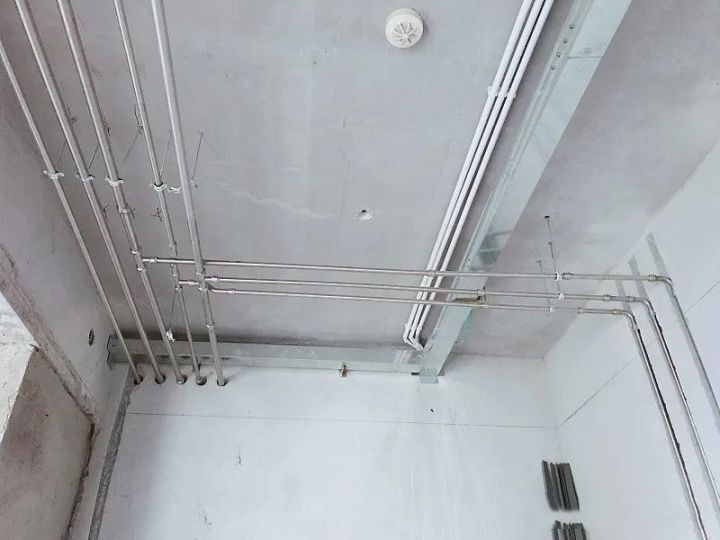 薄壁91短视频网站水管安装.jpg